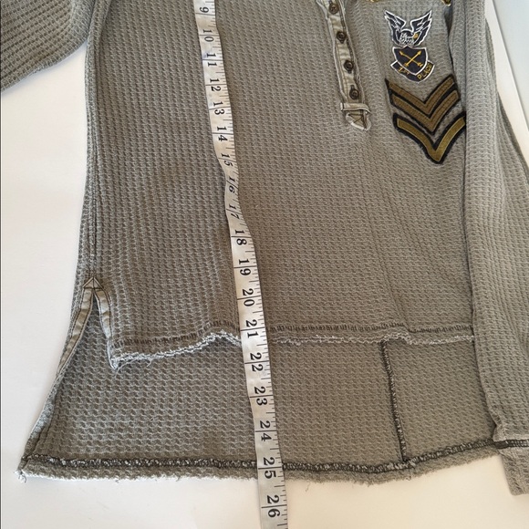 We The Free People Bridget Bridge Park Army Green Patch Waffle Henley Top sz XS - Picture 6 of 6
